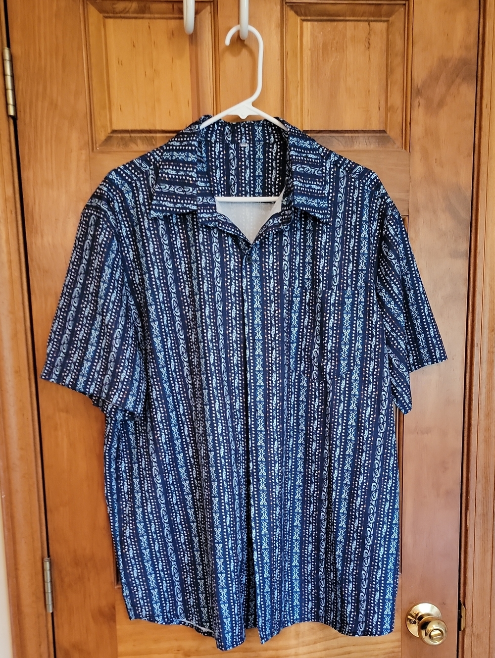 Men's Navy Patterned Short-Sleeve Button-Down Shirt